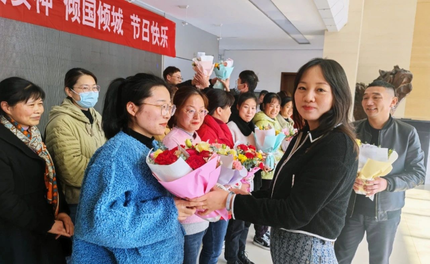 三八國際婦女節(jié)丨致敬她力量(圖1)